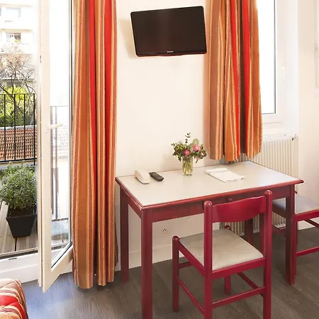 Aparthotel Family
