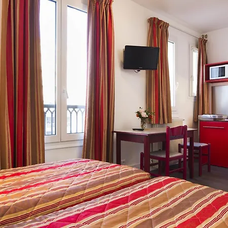 Aparthotel Family *