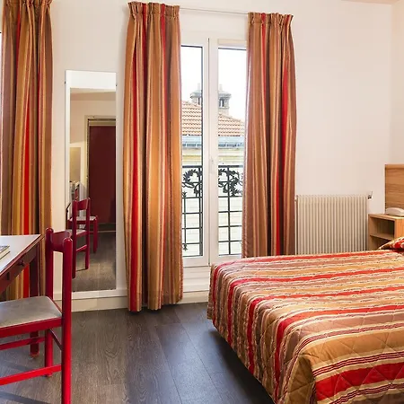 Family Aparthotel Paris